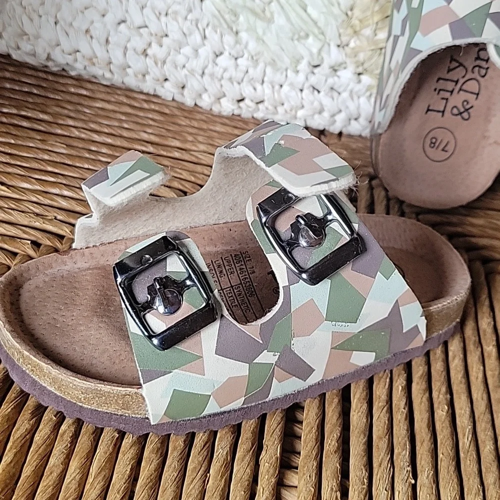 NWOT, Lily & Dan camo sandals, size 7/8
